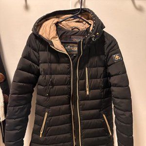 Size small Moose Knuckles black hooded puffer jacket